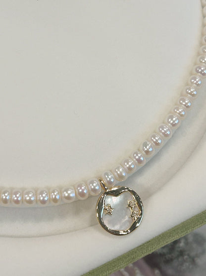 Mother pearl pendent ,pearl necklace