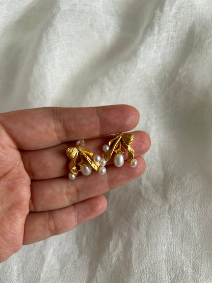 Leaf pearl ear stud, 14k gold plated earrings, 3D leaf earrings